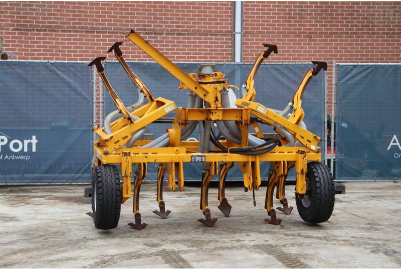 Joskin 4400/11SH - Cultivator: picture 1 Joskin 4400/11SH - Cultivator: picture 1