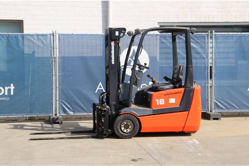 Jungheinrich Model 18 - Electric forklift: picture 1 Jungheinrich Model 18 - Electric forklift: picture 1