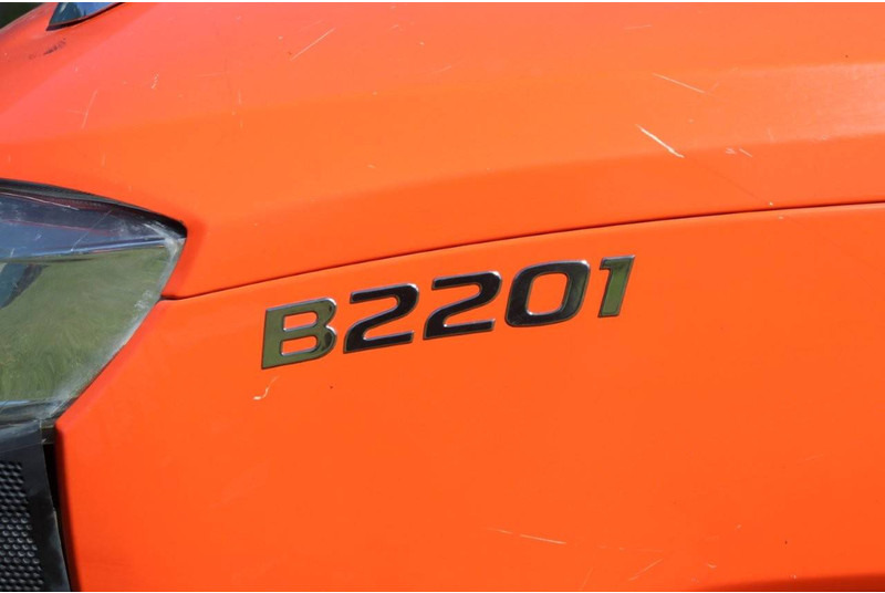 Farm tractor Kubota B2201: picture 12