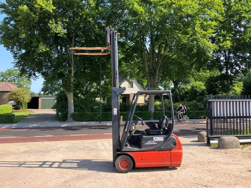 Electric forklift Linde E16C-02: picture 13