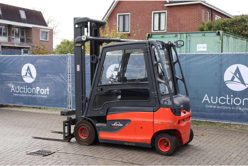 Linde E25L-01 - Electric forklift: picture 3 Linde E25L-01 - Electric forklift: picture 3
