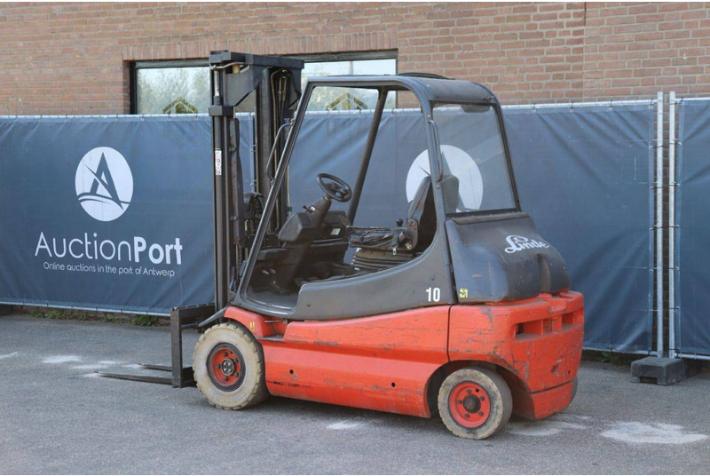 Linde E30-01 - Electric forklift: picture 3 Linde E30-01 - Electric forklift: picture 3