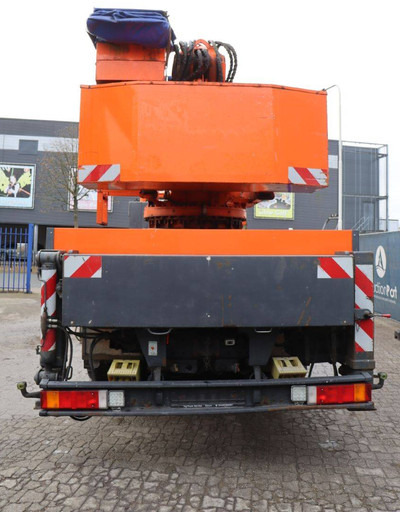 MAN 26.364 6x4 - Crane truck: picture 3 MAN 26.364 6x4 - Crane truck: picture 3