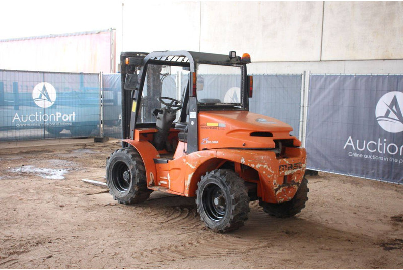 Macano H25D 2WD - Rough terrain forklift: picture 3 Macano H25D 2WD - Rough terrain forklift: picture 3