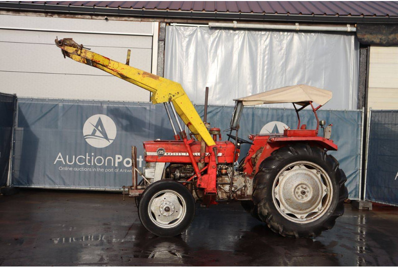 Massey Ferguson 135 - Farm tractor: picture 1 Massey Ferguson 135 - Farm tractor: picture 1