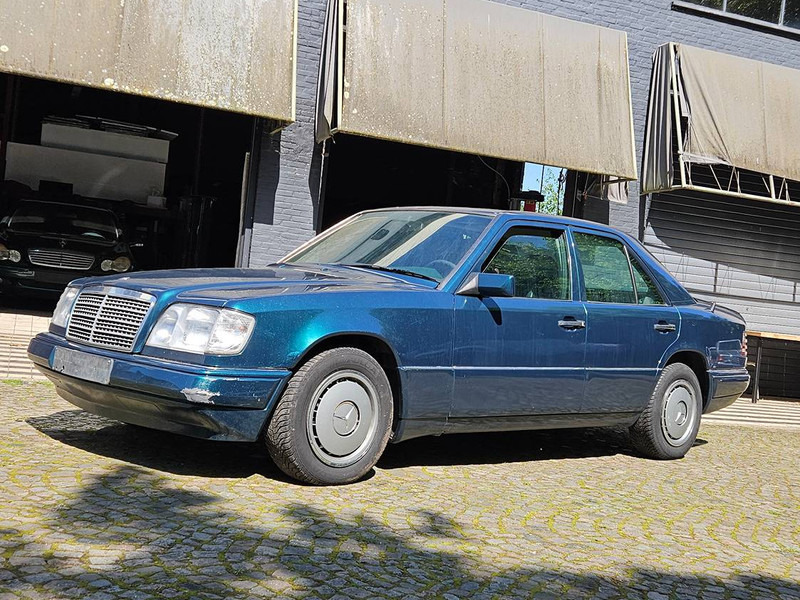 Mercedes-Benz E-Klasse 200D Automatic - Car: picture 2 Mercedes-Benz E-Klasse 200D Automatic - Car: picture 2