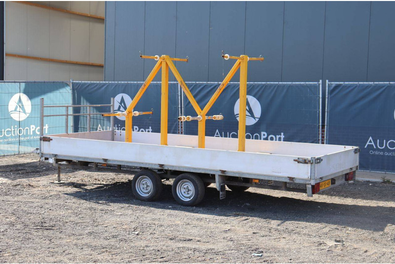 NH PLATEAU - Dropside/ Flatbed trailer: picture 3 NH PLATEAU - Dropside/ Flatbed trailer: picture 3