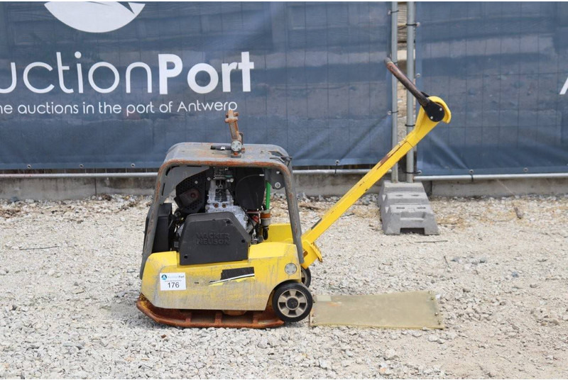 Neuson DPU3050 - Vibratory plate: picture 2 Neuson DPU3050 - Vibratory plate: picture 2