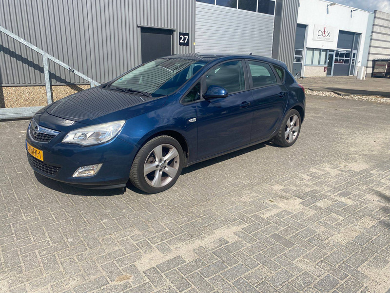 Opel Astra 1.6 - Sedan: picture 3 Opel Astra 1.6 - Sedan: picture 3