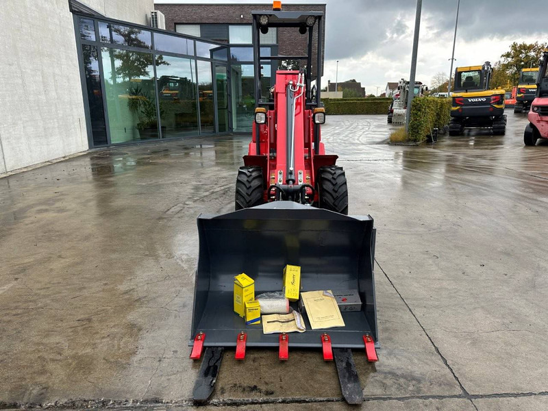 Plus Power HQ180T - Wheel loader: picture 3 Plus Power HQ180T - Wheel loader: picture 3