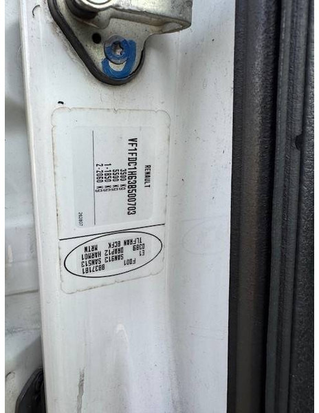Renault Master 2.5DCI - Truck mounted aerial platform: picture 4 Renault Master 2.5DCI - Truck mounted aerial platform: picture 4