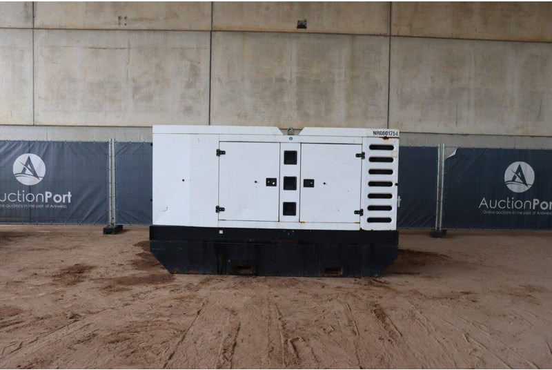 SDMO R220C3 - Generator set: picture 2 SDMO R220C3 - Generator set: picture 2