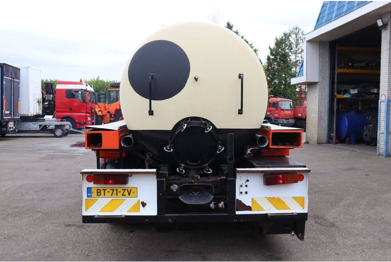 Scania P82 CG13 - Box truck: picture 4 Scania P82 CG13 - Box truck: picture 4