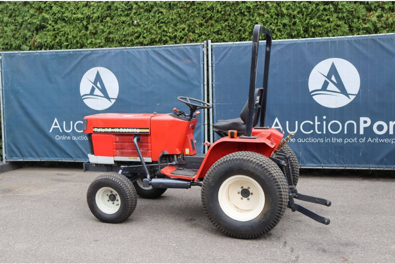 Shibaura S318 - Farm tractor: picture 3 Shibaura S318 - Farm tractor: picture 3