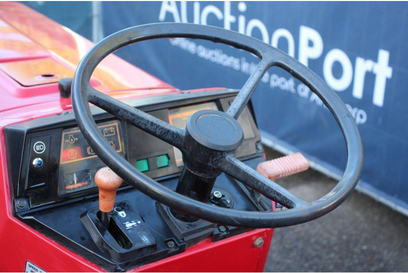 Farm tractor Shibaura S325 Hydrostaat: picture 19