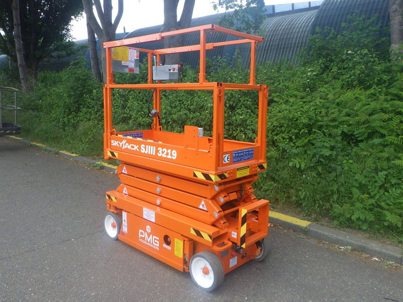 Skyjack SJ3219 - Scissor lift: picture 3 Skyjack SJ3219 - Scissor lift: picture 3