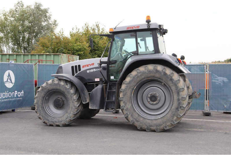 Steyr 6195CVT - Farm tractor: picture 3 Steyr 6195CVT - Farm tractor: picture 3
