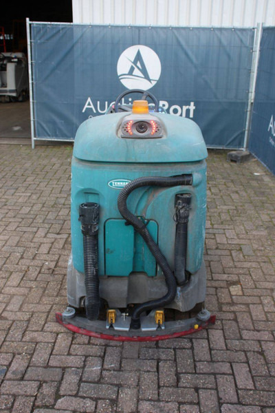 TENNANT T12 - Scrubber dryer: picture 4 TENNANT T12 - Scrubber dryer: picture 4