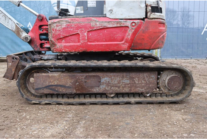 Mini excavator Takeuchi TB215R: picture 15