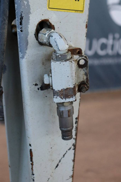 Mini excavator Takeuchi TB216: picture 16