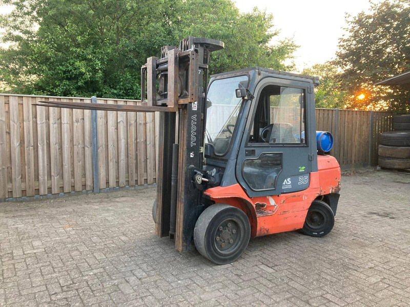 Toyota 02-7FGF-35 - LPG forklift: picture 1 Toyota 02-7FGF-35 - LPG forklift: picture 1