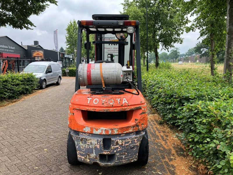 Toyota 02-7FGF30 - LPG forklift: picture 4 Toyota 02-7FGF30 - LPG forklift: picture 4