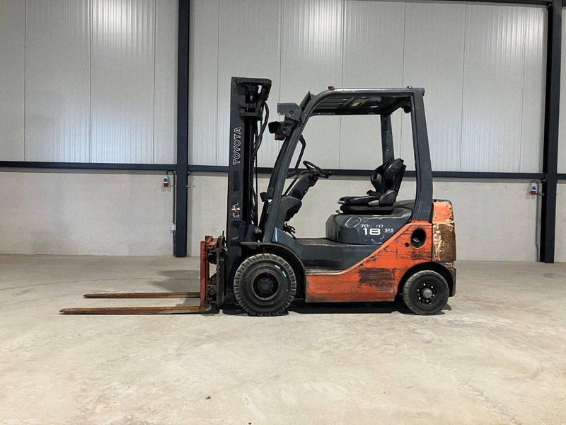 Toyota 02-8FDF18 - Diesel forklift: picture 2 Toyota 02-8FDF18 - Diesel forklift: picture 2