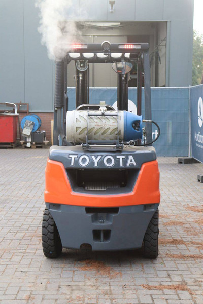 Toyota 02-8FGF25 - LPG forklift: picture 5 Toyota 02-8FGF25 - LPG forklift: picture 5