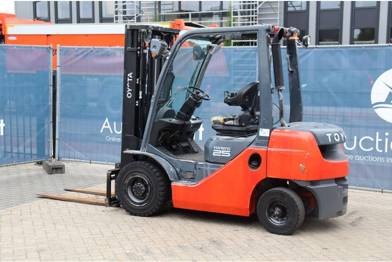 Toyota 06-8FD25F - Diesel forklift: picture 3 Toyota 06-8FD25F - Diesel forklift: picture 3