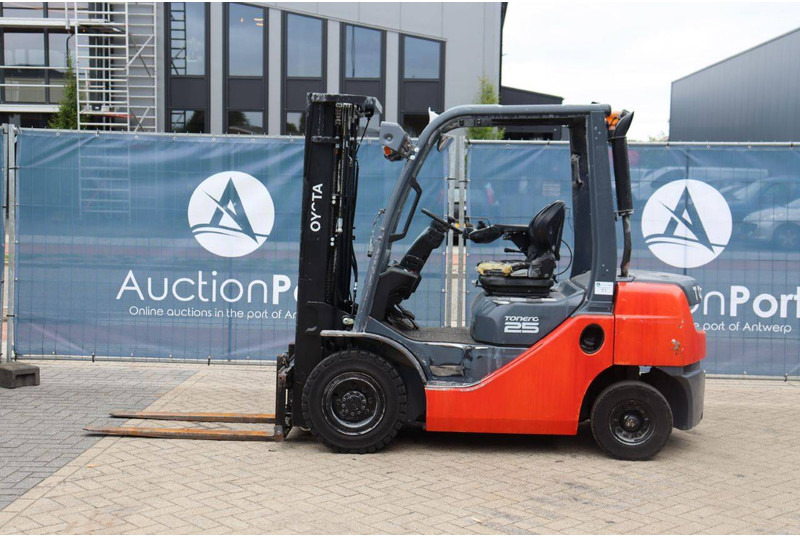 Toyota 06-8FD25F - Diesel forklift: picture 2 Toyota 06-8FD25F - Diesel forklift: picture 2