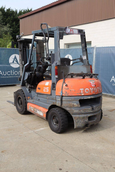 Toyota 42-6FGF25 - LPG forklift: picture 4 Toyota 42-6FGF25 - LPG forklift: picture 4