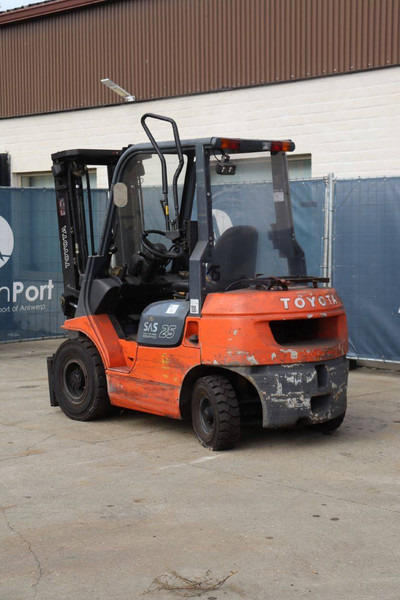 Toyota 42-7FGF25 - LPG forklift: picture 4 Toyota 42-7FGF25 - LPG forklift: picture 4