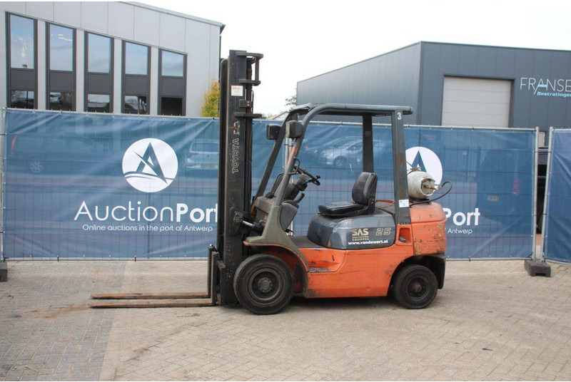 Toyota 42-7FGF25 - LPG forklift: picture 1 Toyota 42-7FGF25 - LPG forklift: picture 1
