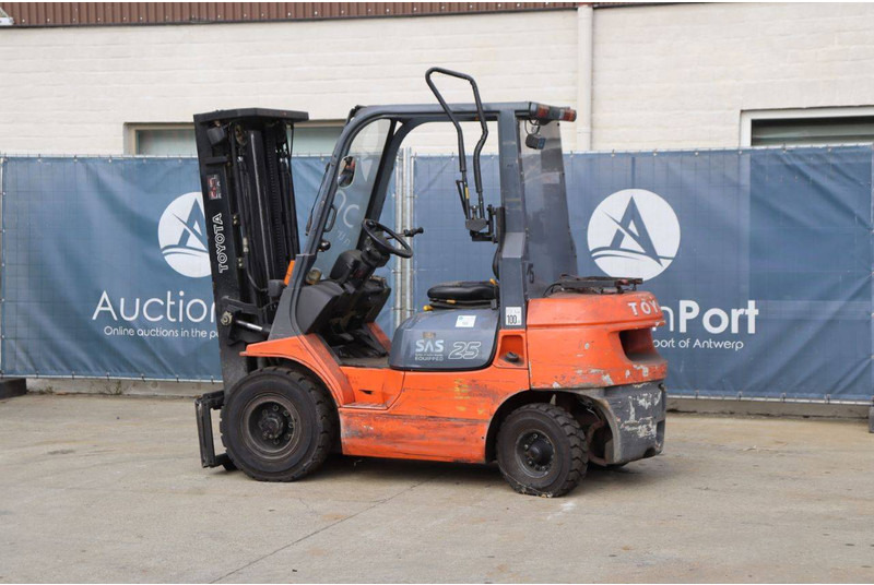 Toyota 42-7FGF25 - LPG forklift: picture 3 Toyota 42-7FGF25 - LPG forklift: picture 3