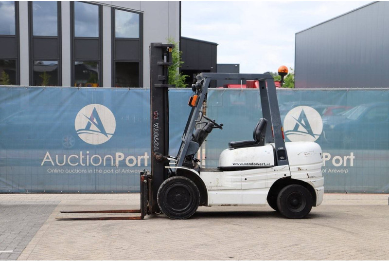 Toyota 62-6FDF30 - Diesel forklift: picture 1 Toyota 62-6FDF30 - Diesel forklift: picture 1