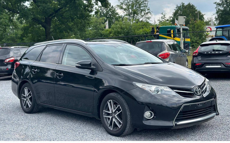 Toyota Auris Touring Sports _ 2.0 D - Sedan: picture 4 Toyota Auris Touring Sports _ 2.0 D - Sedan: picture 4
