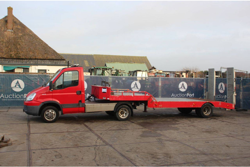 VELDHUIZEN P31-2D - Low loader semi-trailer: picture 1 VELDHUIZEN P31-2D - Low loader semi-trailer: picture 1