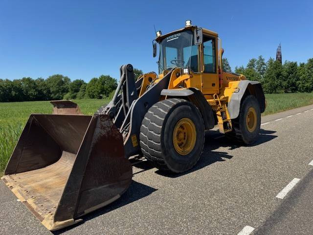 Volvo L110E - Wheel loader: picture 3 Volvo L110E - Wheel loader: picture 3
