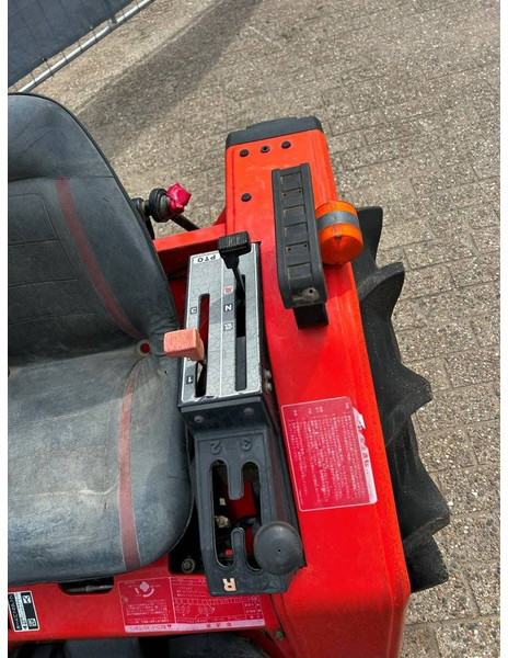 Farm tractor Yanmar F155: picture 14