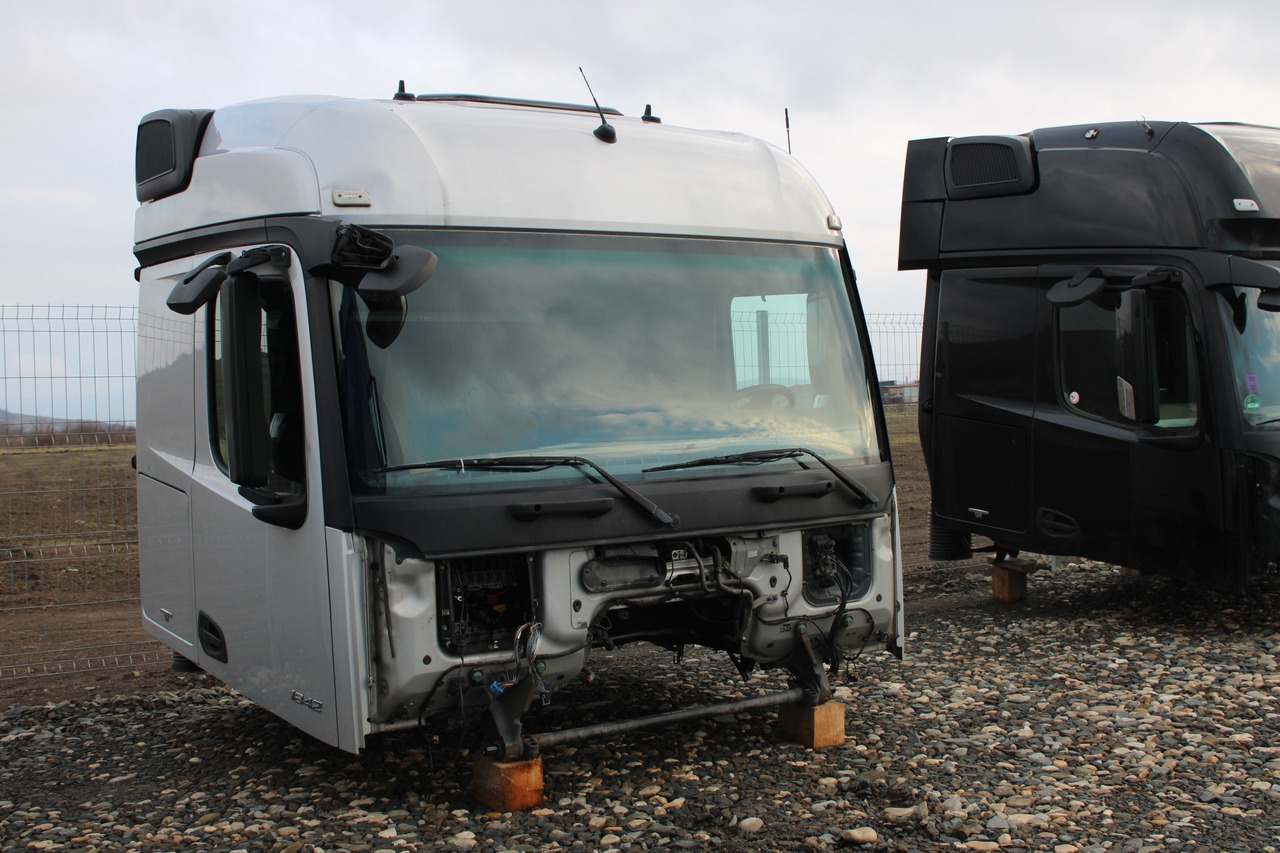 CABINA MERCEDES ACTROS MP4 STREAMSPACE 2.5 - Cab for Truck: picture 2 CABINA MERCEDES ACTROS MP4 STREAMSPACE 2.5 - Cab for Truck: picture 2