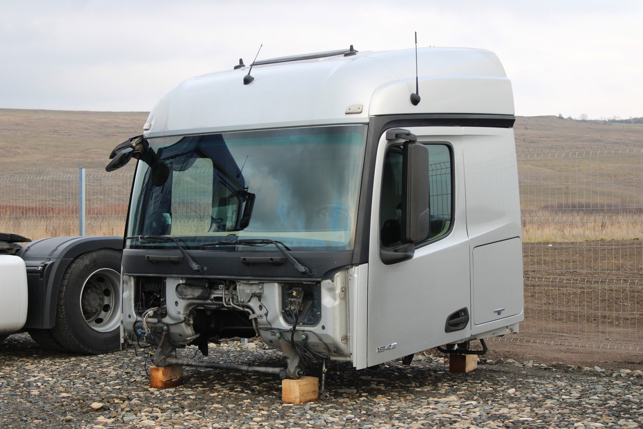 CABINA MERCEDES ACTROS MP4 STREAMSPACE 2.5 - Cab for Truck: picture 3 CABINA MERCEDES ACTROS MP4 STREAMSPACE 2.5 - Cab for Truck: picture 3