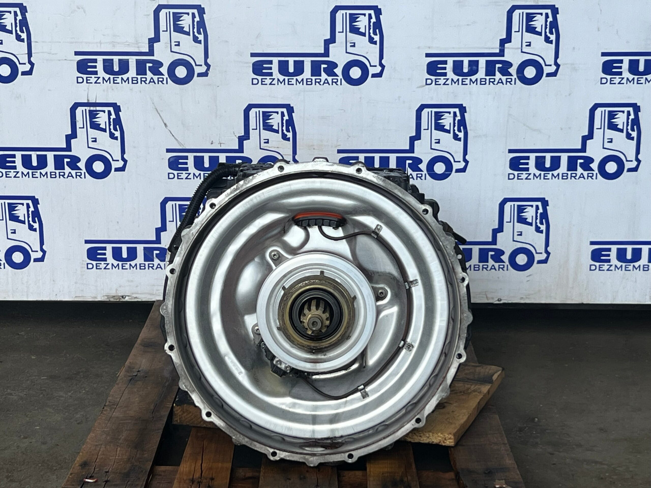 CUTIE DE VITEZE TRAXON FARA INTARDER IVECO 12TX 2210 TD R=16,69-1,00 5801900220 - Gearbox for Truck: picture 2 CUTIE DE VITEZE TRAXON FARA INTARDER IVECO 12TX 2210 TD R=16,69-1,00 5801900220 - Gearbox for Truck: picture 2