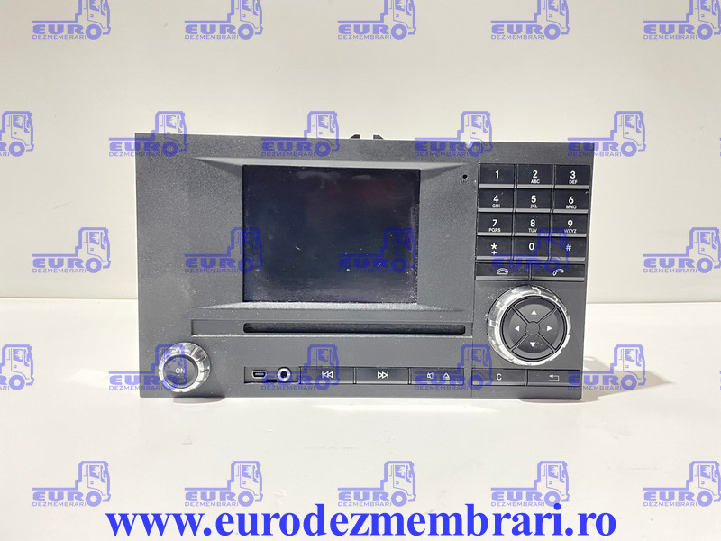 ELEMENT BORD UNITATE MULTIMEDIA MERCEDES ACTROS MP4 A0004467662, A0004466662, A0004465862 - Cab and interior for Truck: picture 1 ELEMENT BORD UNITATE MULTIMEDIA MERCEDES ACTROS MP4 A0004467662, A0004466662, A0004465862 - Cab and interior for Truck: picture 1