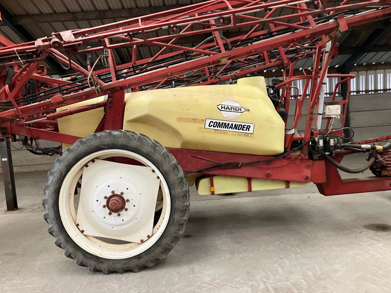 Hardi COMMANDER 3200 - Trailed sprayer: picture 2 Hardi COMMANDER 3200 - Trailed sprayer: picture 2