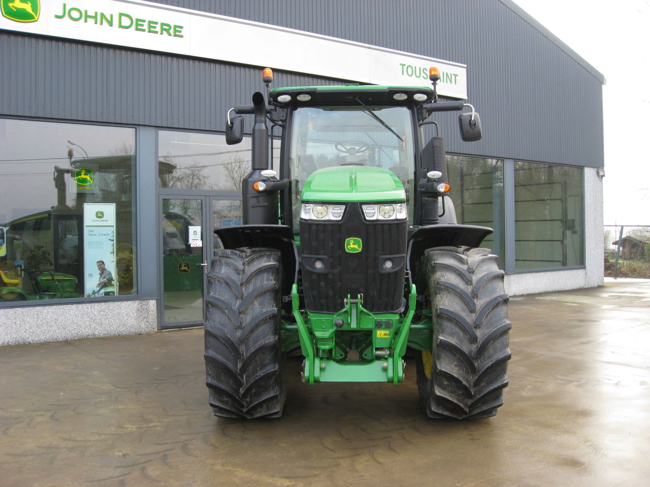 John Deere 7310R - Farm tractor: picture 4 John Deere 7310R - Farm tractor: picture 4