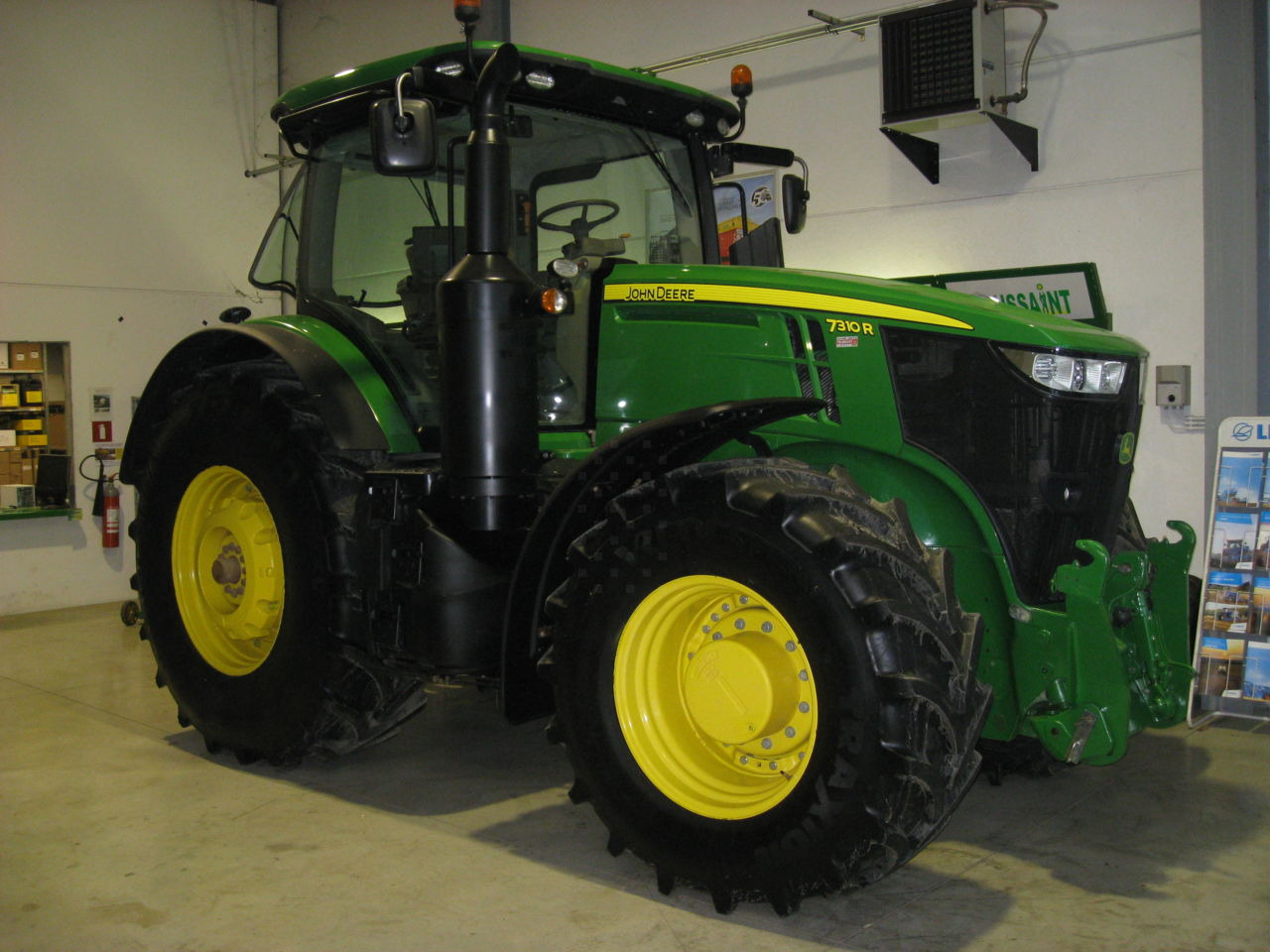 John Deere 7310R - Farm tractor: picture 2 John Deere 7310R - Farm tractor: picture 2