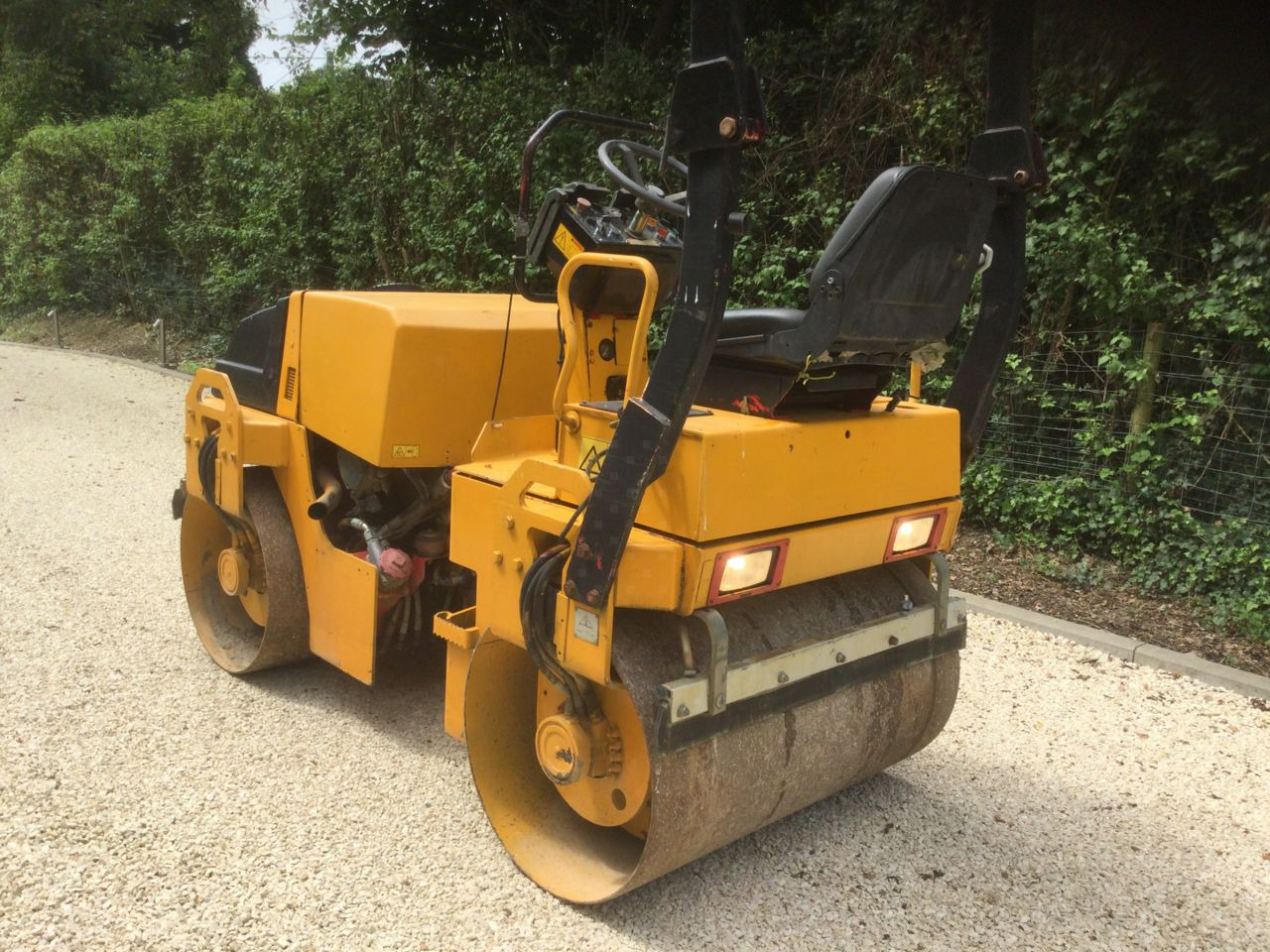 Dynapac CC122 - Roller: picture 2 Dynapac CC122 - Roller: picture 2