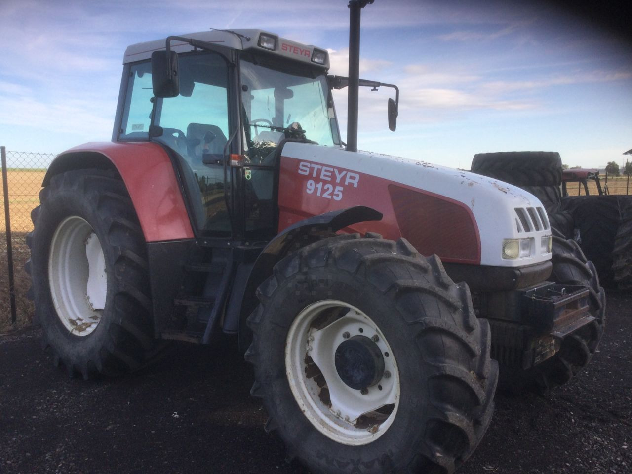 Steyr 9125 - Farm tractor: picture 1 Steyr 9125 - Farm tractor: picture 1