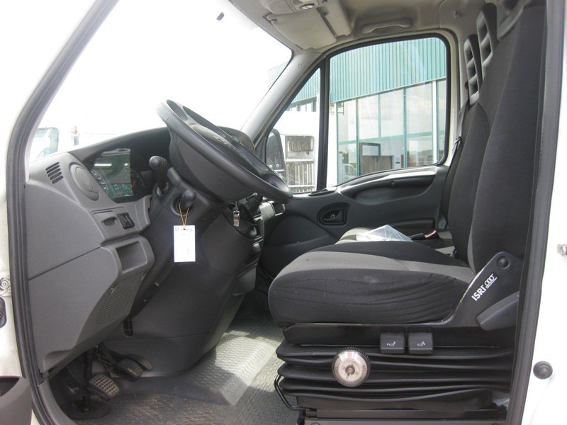 IVECO 35C15 CAJA CERRADA - Box van: picture 4 IVECO 35C15 CAJA CERRADA - Box van: picture 4