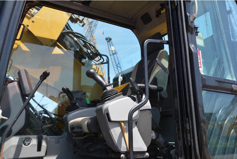 Crawler excavator Cat 325 FL CR: picture 8